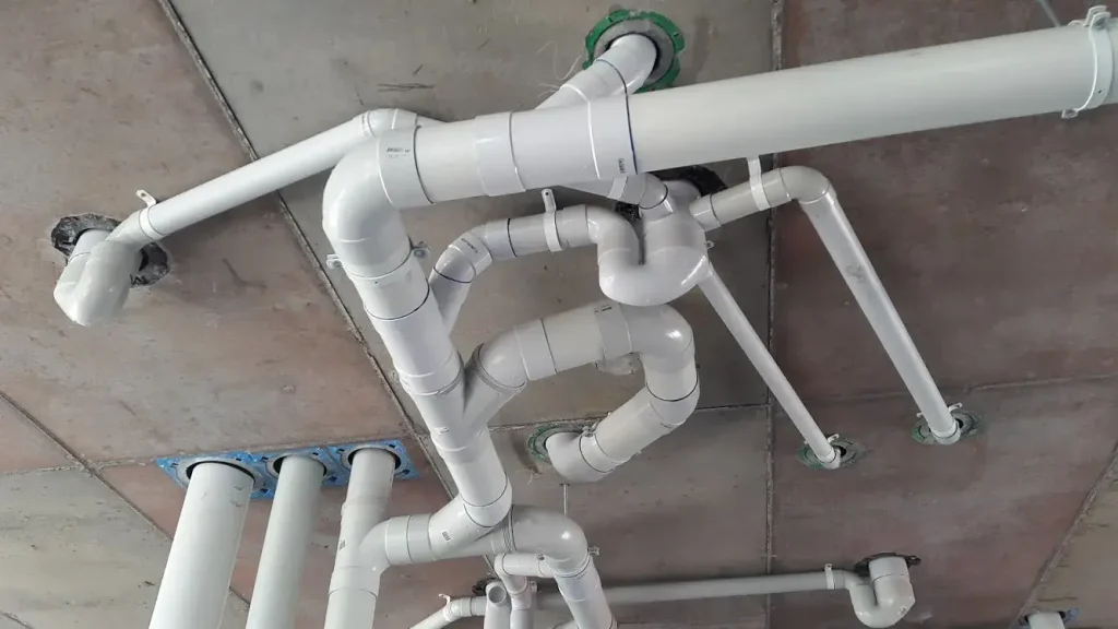 Raccords à pression en PVC pour systèmes de tuyauterie de bâtiment