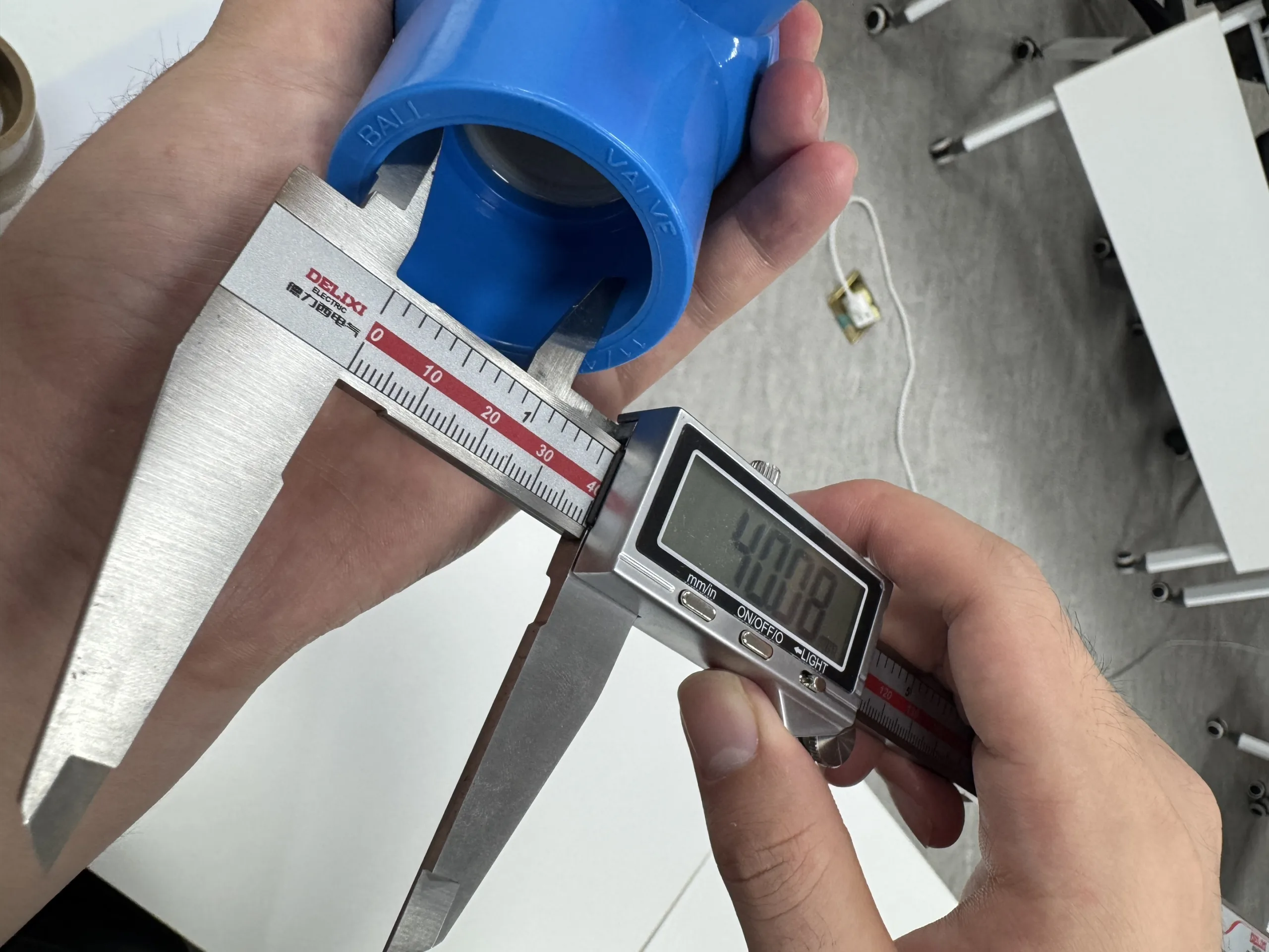 مشكلة في حجم تركيب صمامات PVC البرازيلية مثال على عدم تطابق حجم صمام كروي من مادة PVC البرازيلية