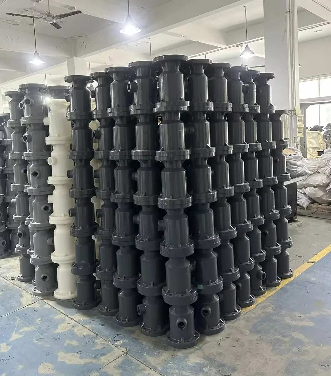 مستودع PVC