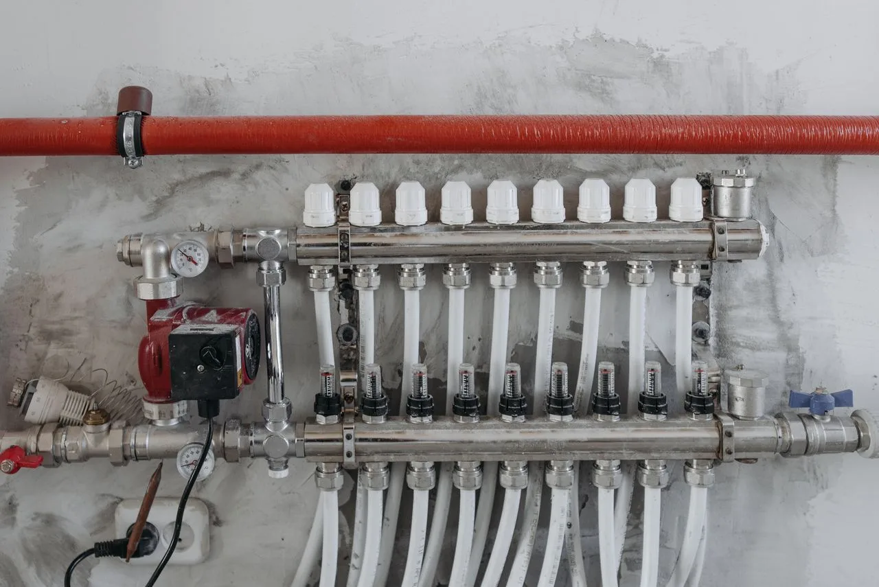 PEX pipe uses in plumbing radiant floor heating and renovation